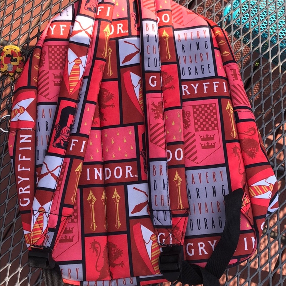 Gryffindor Backpack - Picture 4 of 6